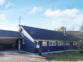Elegant Holiday Home in Hadsund with Sauna, Hadsund